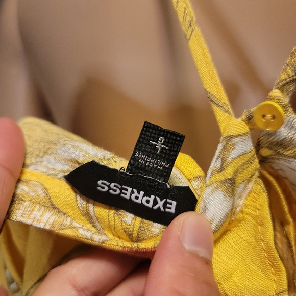 Beautiful Yellow Floral Off-shoulder with Halter Neck Blouse - Picture 6 of 6